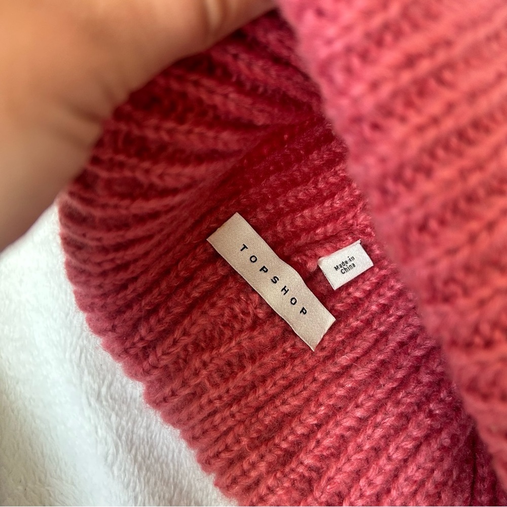 4/$10 NWT Topshop Pink knitted hat with fur puffball - Picture 2 of 4